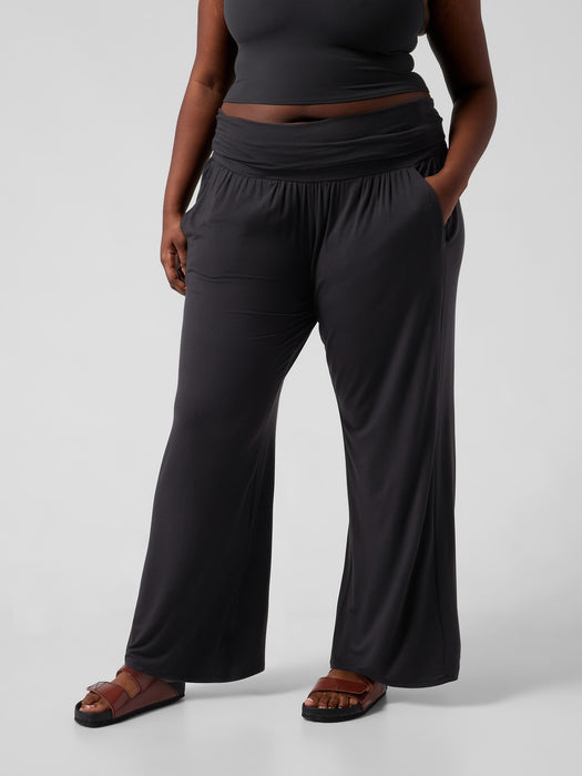 Studio Wide Leg Pant