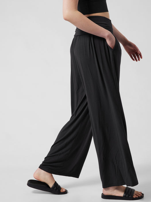 Studio Wide Leg Pant