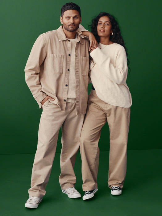 Modern Khakis in Baggy Fit with GapFlex