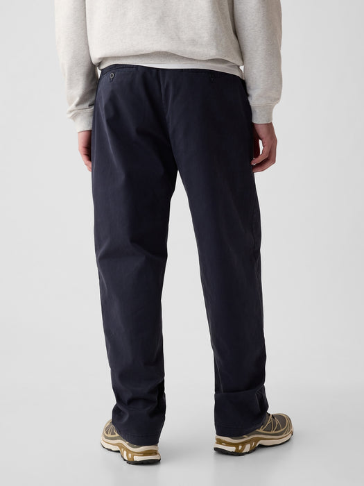 Modern Khakis in Baggy Fit with GapFlex