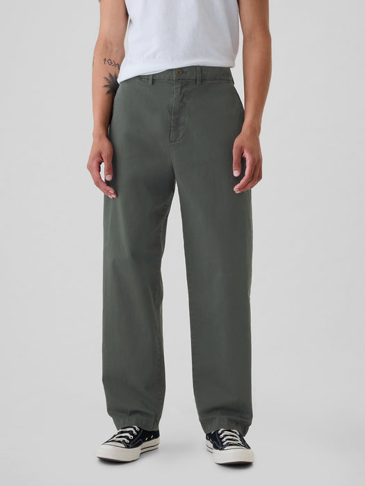 Modern Khakis in Baggy Fit with GapFlex