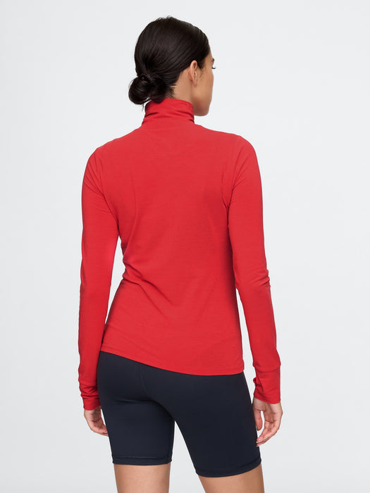 GapFit Breathe Turtleneck