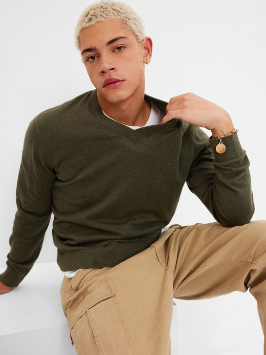 Mainstay V-Neck Sweater - mistletoe