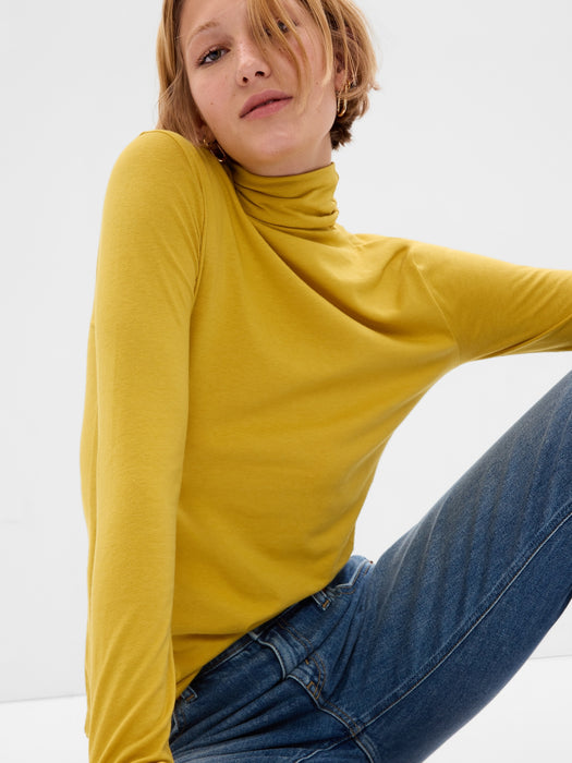 Featherweight Turtleneck - golden yellow